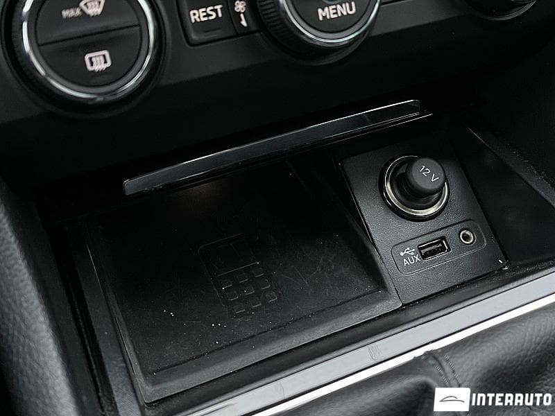 2016 Skoda Superb — Miniatură 18