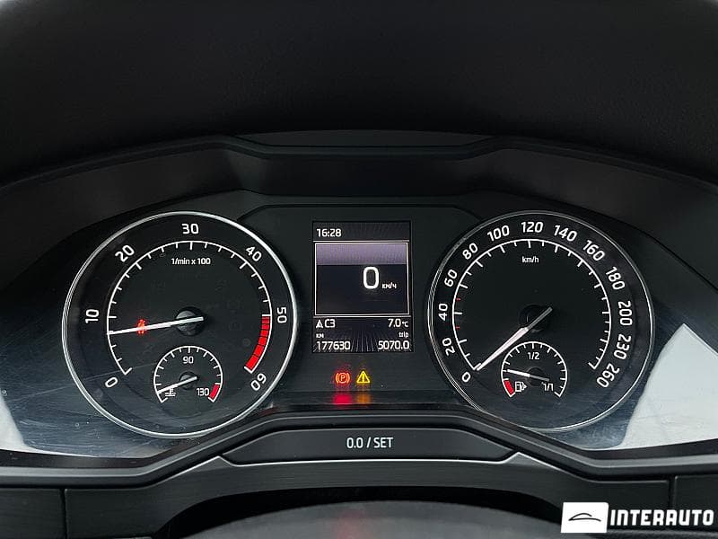 2016 Skoda Superb — Miniatură 13