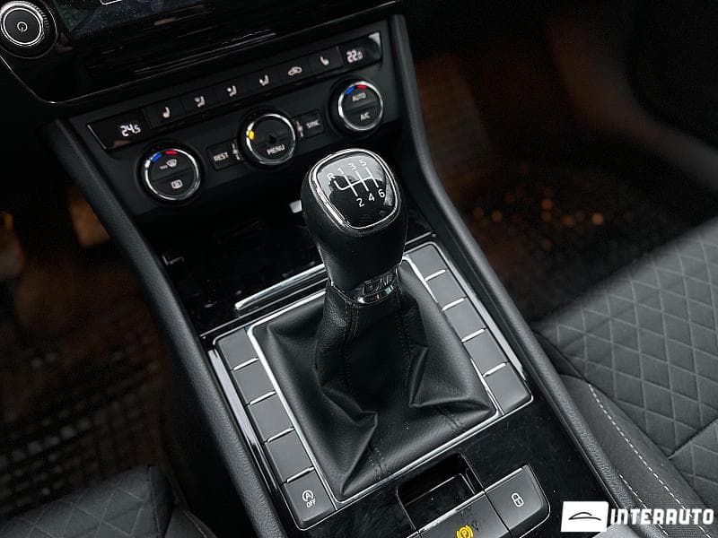 2016 Skoda Superb — Miniatură 19