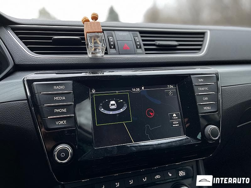 2016 Skoda Superb — Miniatură 15