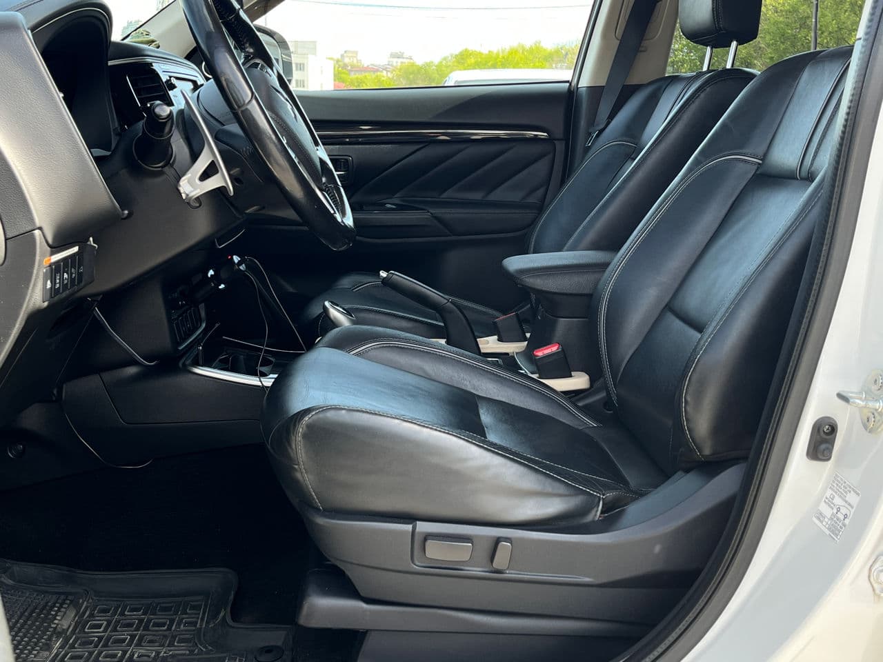 Mitsubishi Outlander 2016 — Миниатюра 6