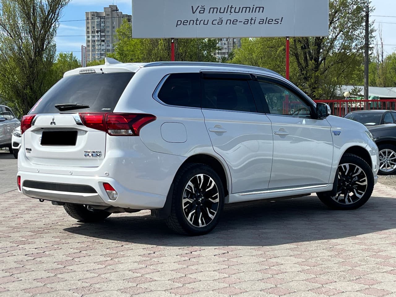 Mitsubishi Outlander 2016 — Миниатюра 2