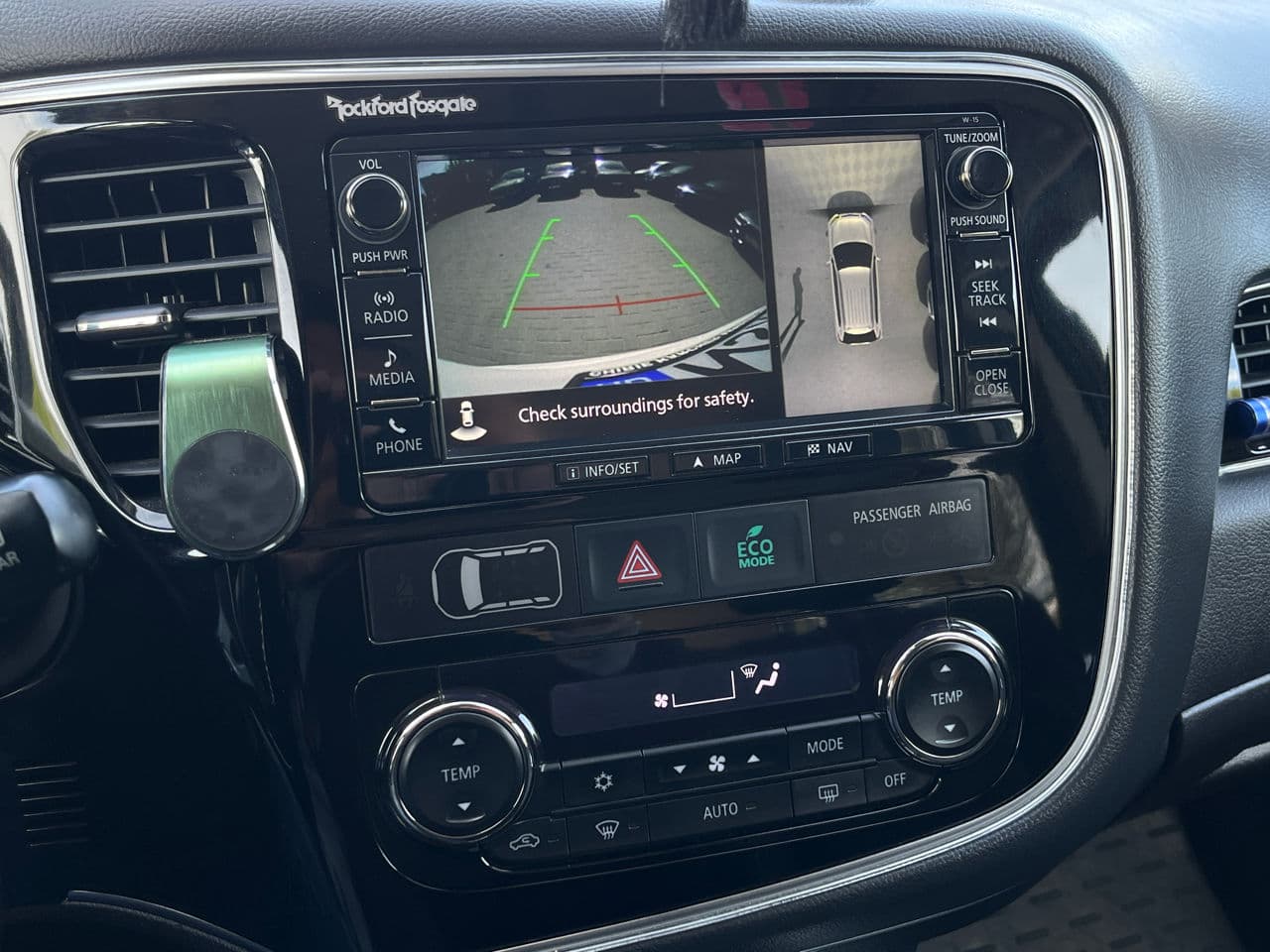 Mitsubishi Outlander 2016 — Миниатюра 14