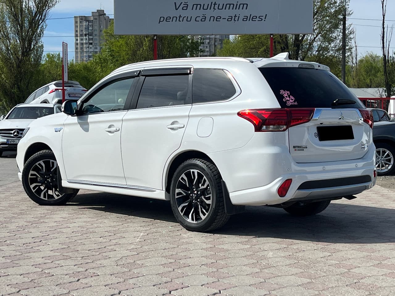 Mitsubishi Outlander 2016 — Миниатюра 3
