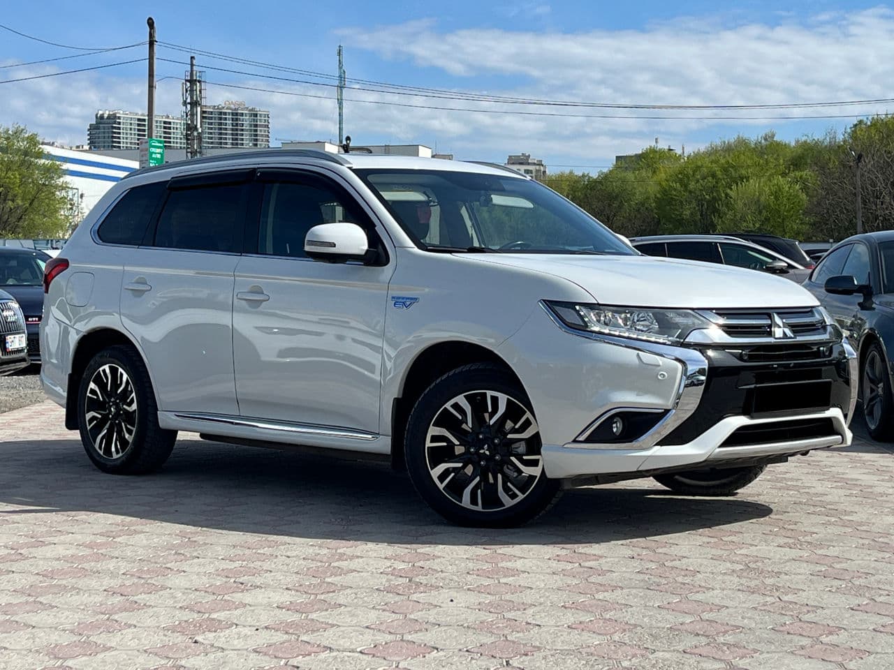 Mitsubishi Outlander 2016 — Миниатюра 4