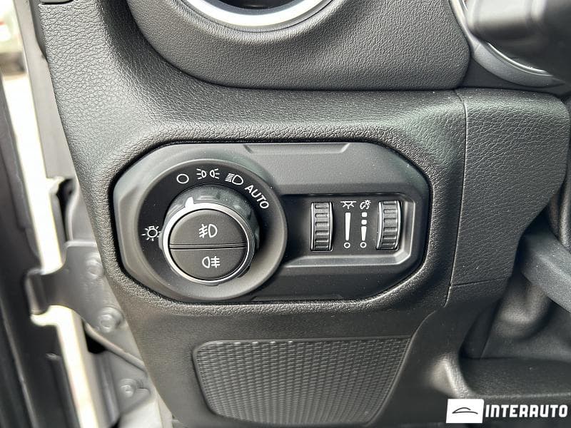 Jeep Wrangler 2018 — Миниатюра 10