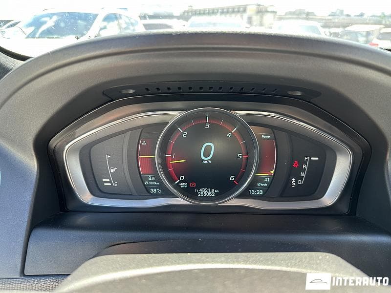 Volvo XC 60 2014 — Миниатюра 8