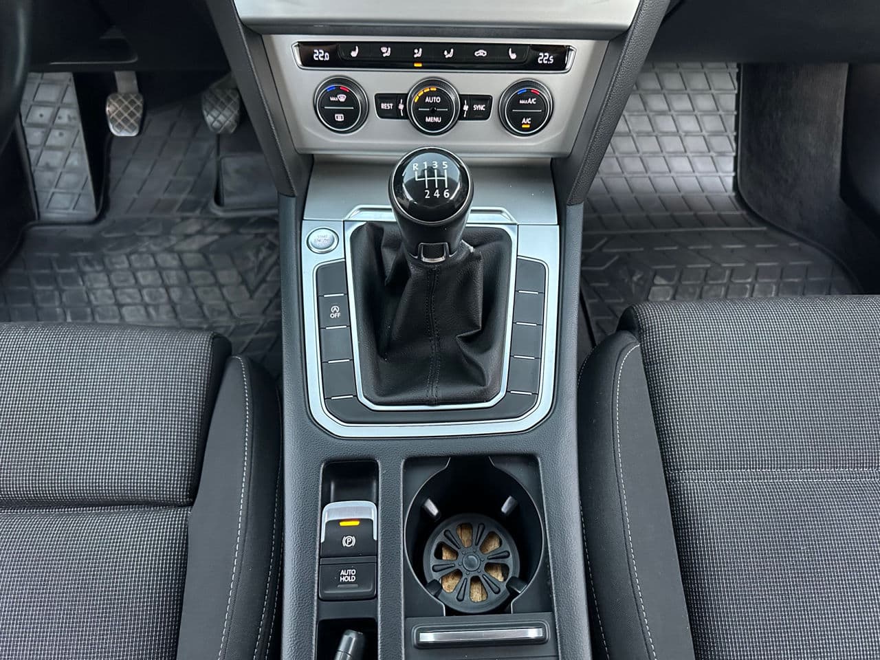 Volkswagen Passat 2015 — Миниатюра 12