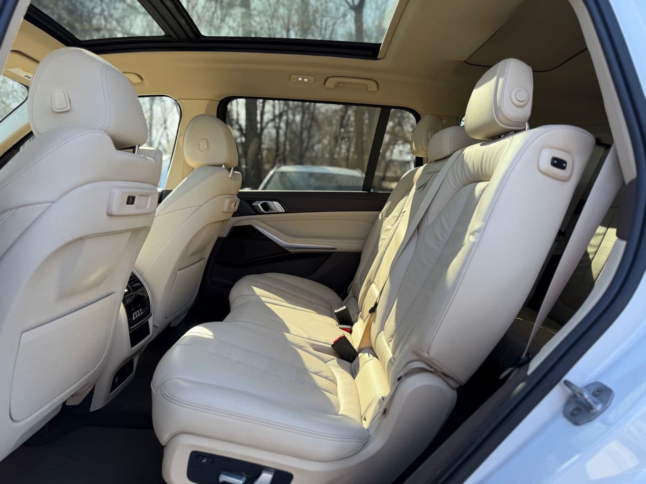BMW X7 4.0i 2019 — Миниатюра 21