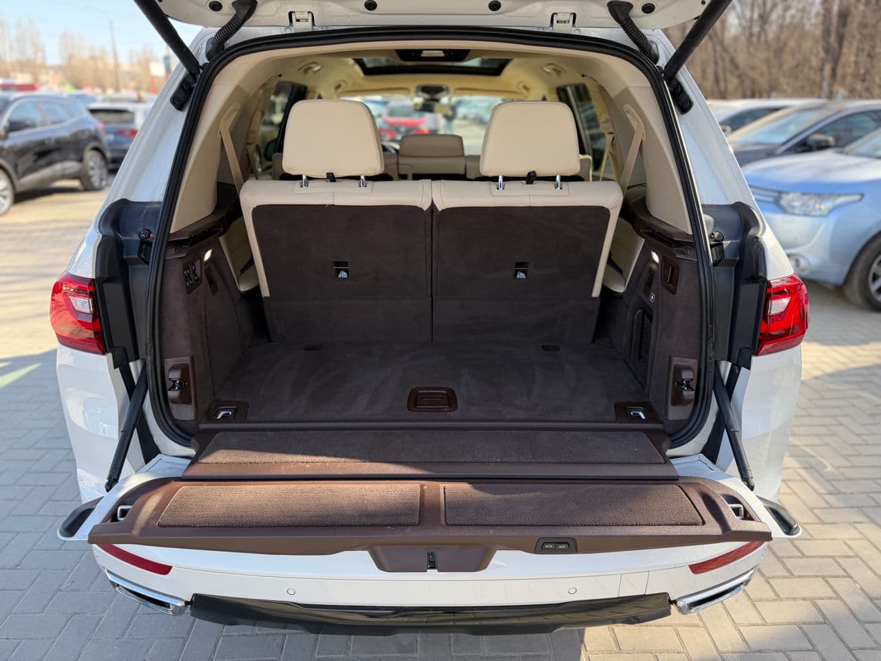 BMW X7 4.0i 2019 — Миниатюра 5