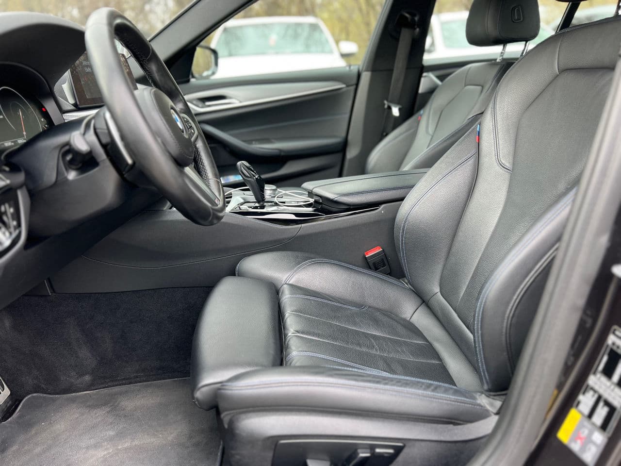 BMW 530e 2018 — Миниатюра 10
