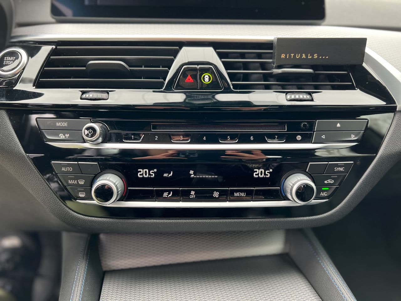 BMW 530e 2018 — Миниатюра 13