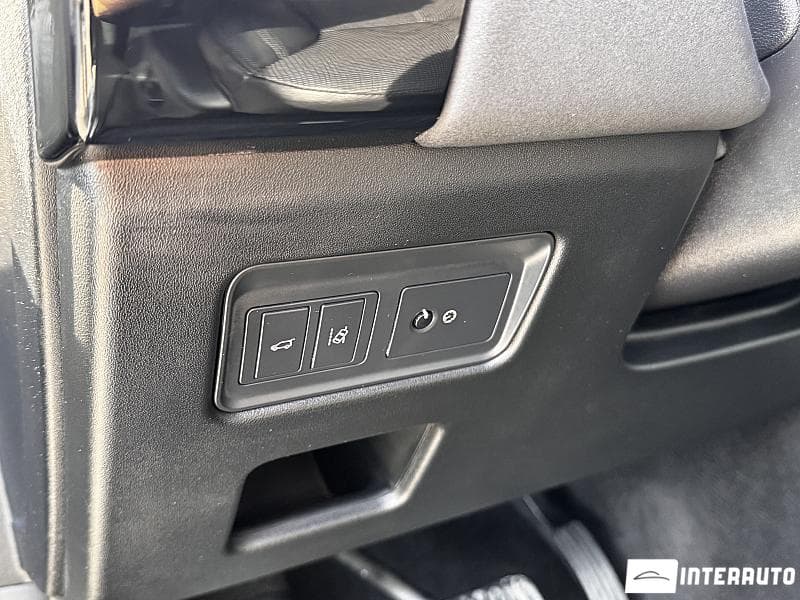 Land Rover Discovery 2017 — Миниатюра 14
