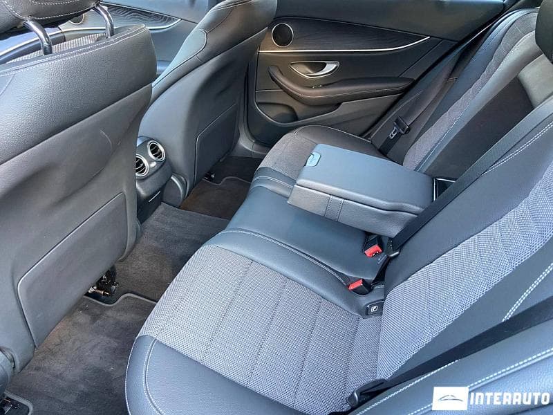 Mercedes E 220 2021 — Миниатюра 18