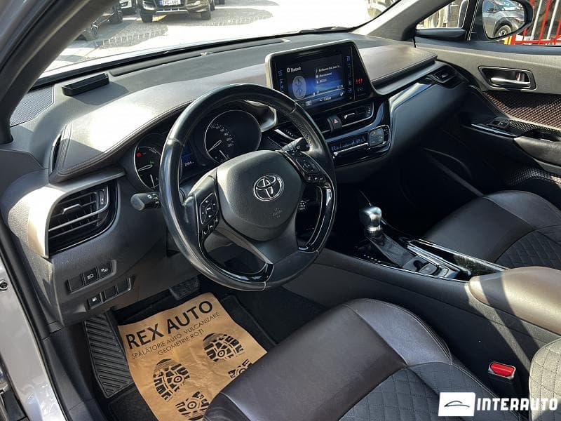 Toyota C-HR 2018 — Миниатюра 8