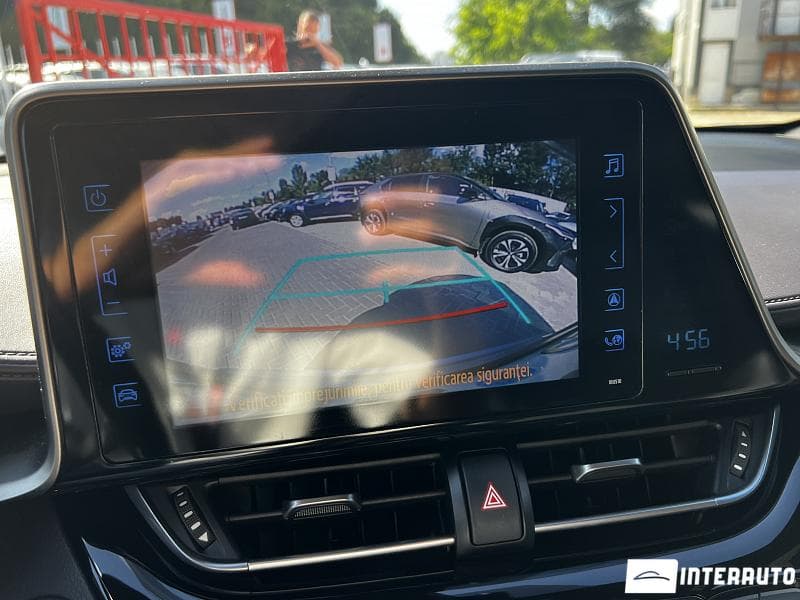 Toyota C-HR 2018 — Миниатюра 10