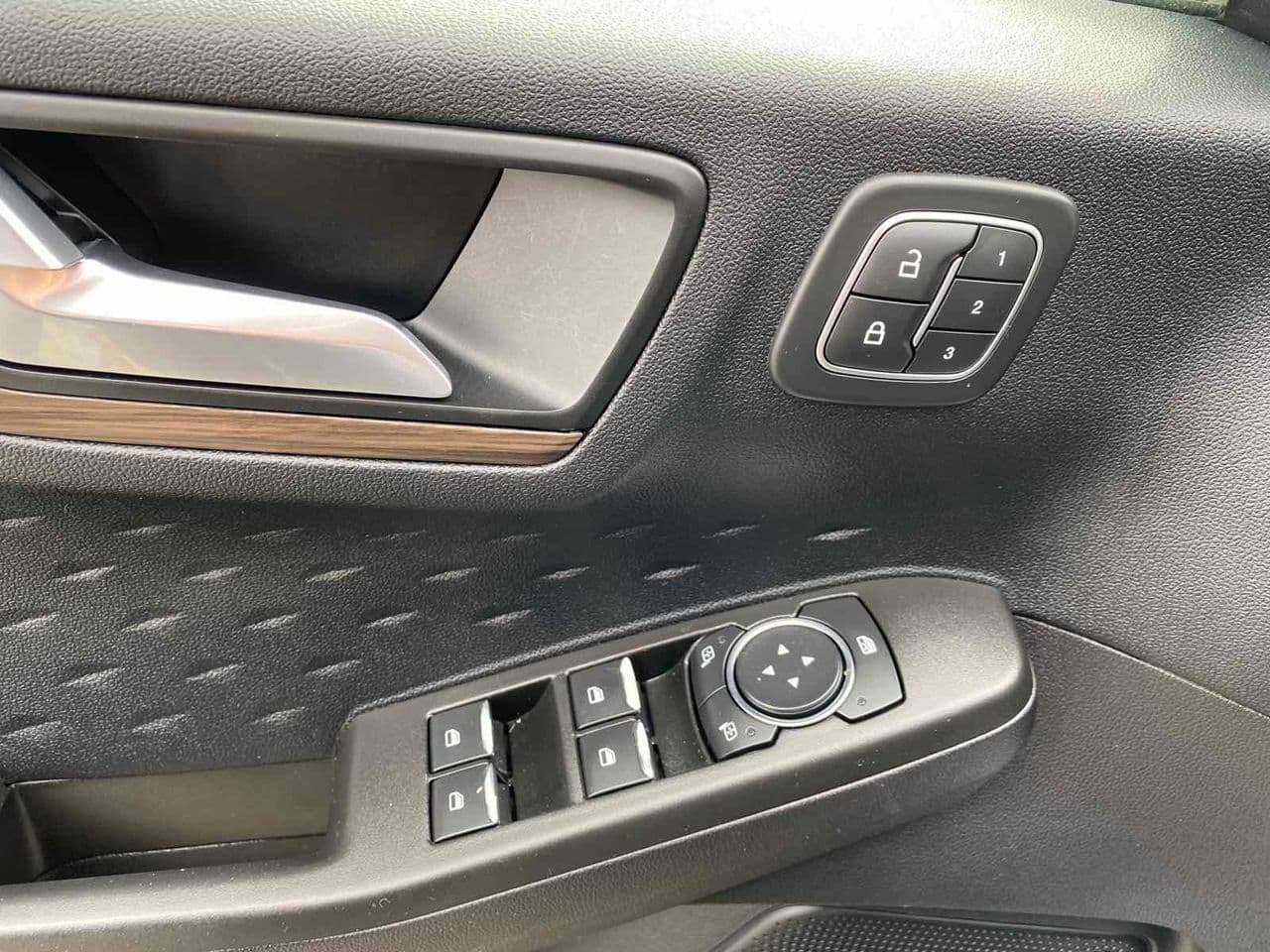 Ford Escape 2020 — Миниатюра 8