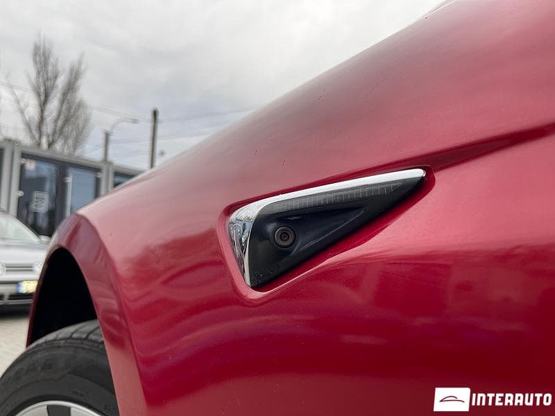 Tesla Model S 2020 — Миниатюра 5