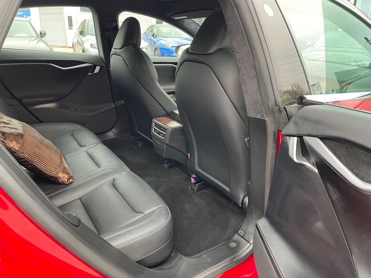 Tesla Model S 2020 — Миниатюра 17