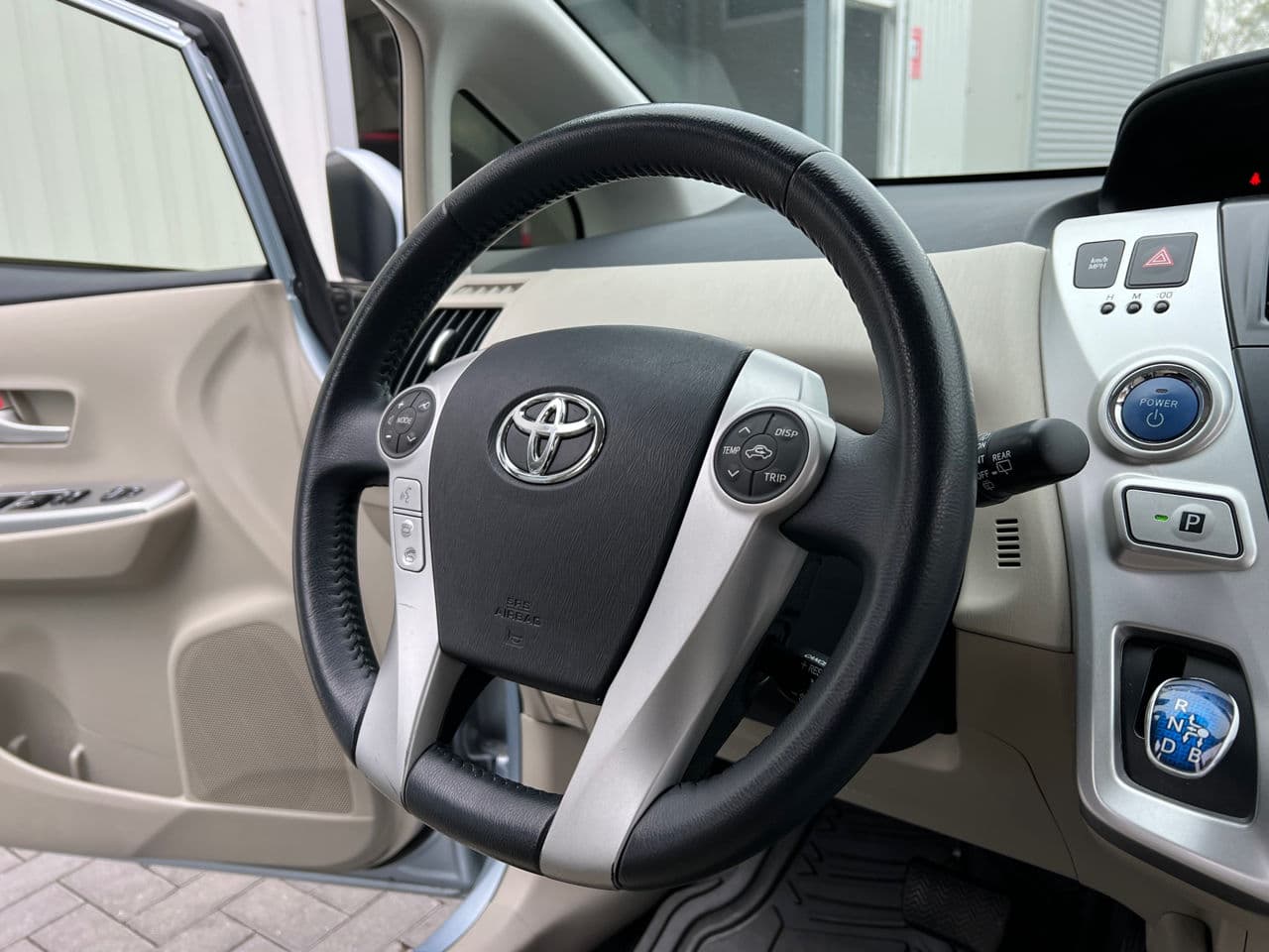 Toyota Prius Plus / V 2012 — Миниатюра 8