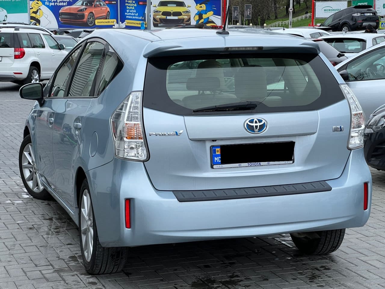 Toyota Prius Plus / V 2012 — Миниатюра 2