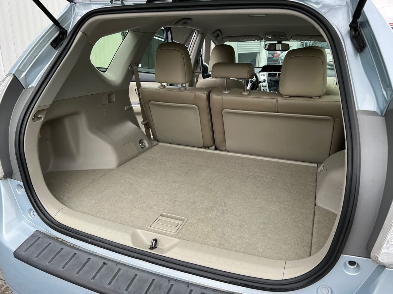 Toyota Prius Plus / V 2012 — Миниатюра 18