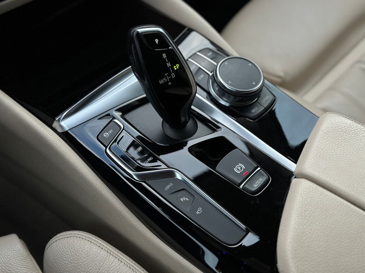 BMW 530e 2017 — Миниатюра 16