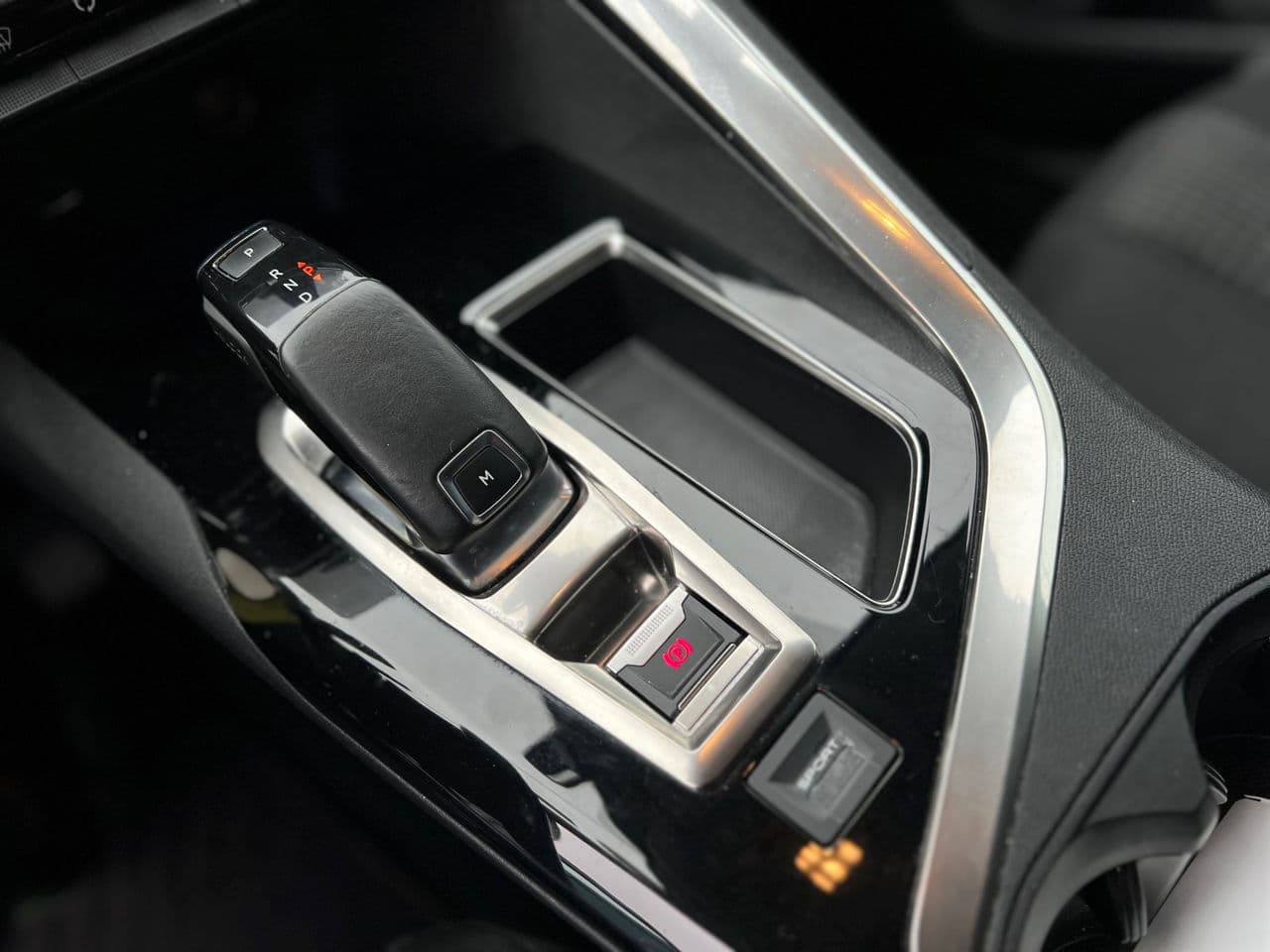 Peugeot 3008 2018 — Миниатюра 15