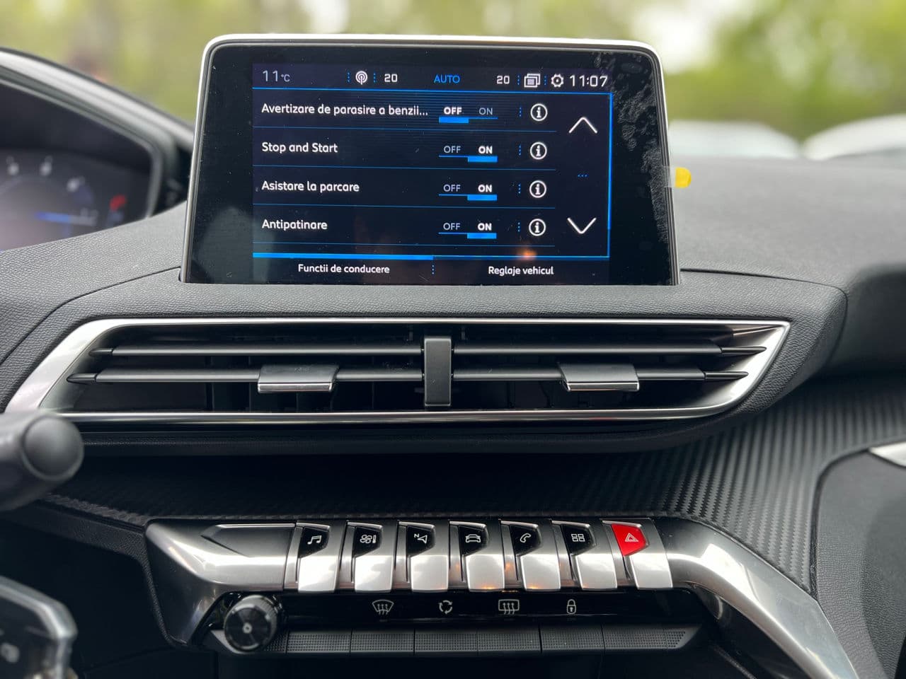Peugeot 3008 2018 — Миниатюра 14