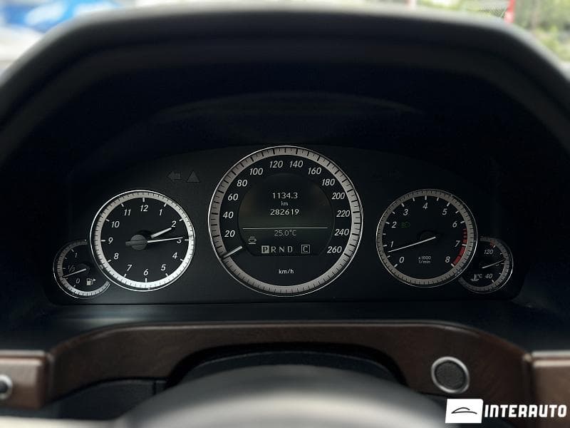 Mercedes E 250 2010 — Миниатюра 9