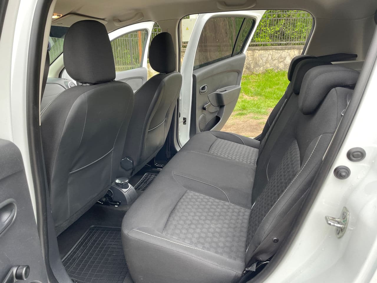 Dacia Sandero 2013 — Миниатюра 8