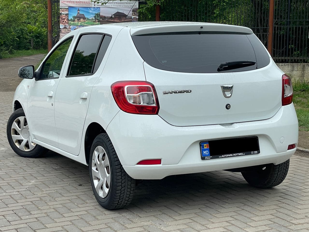 Dacia Sandero 2013 — Миниатюра 2