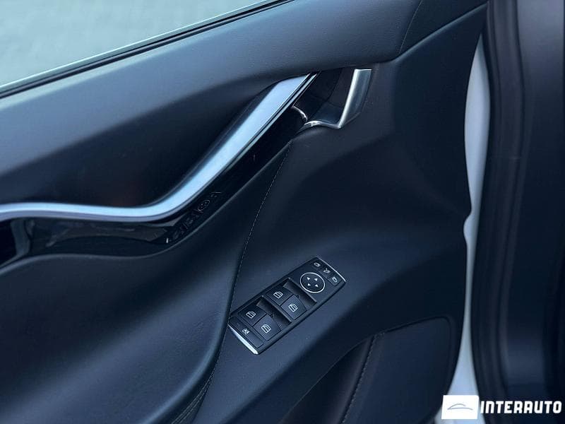 Tesla Model X 2017 — Миниатюра 17