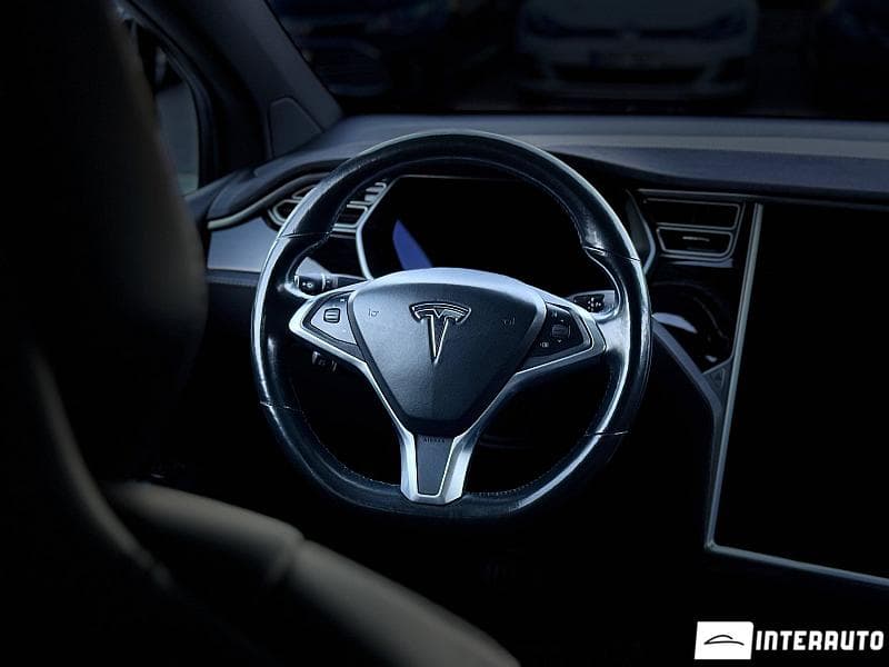Tesla Model X 2017 — Миниатюра 8