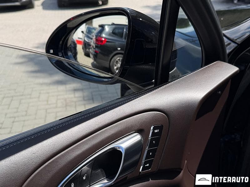 Porsche Cayenne Turbo 2015 — Миниатюра 7