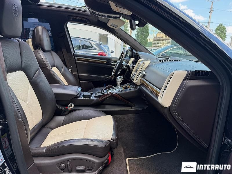 Porsche Cayenne Turbo 2015 — Миниатюра 18