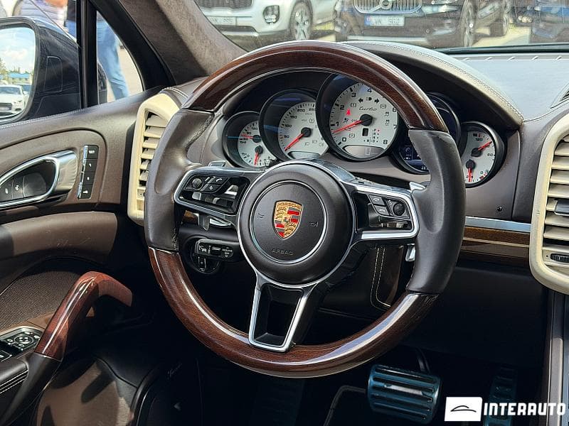 Porsche Cayenne Turbo 2015 — Миниатюра 13