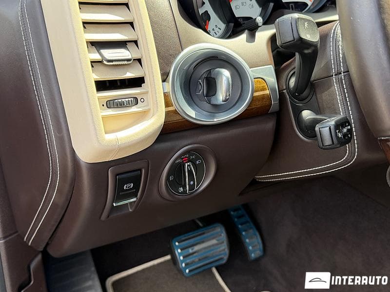 Porsche Cayenne Turbo 2015 — Миниатюра 11