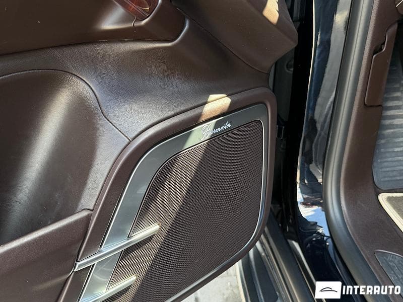 Porsche Cayenne Turbo 2015 — Миниатюра 9