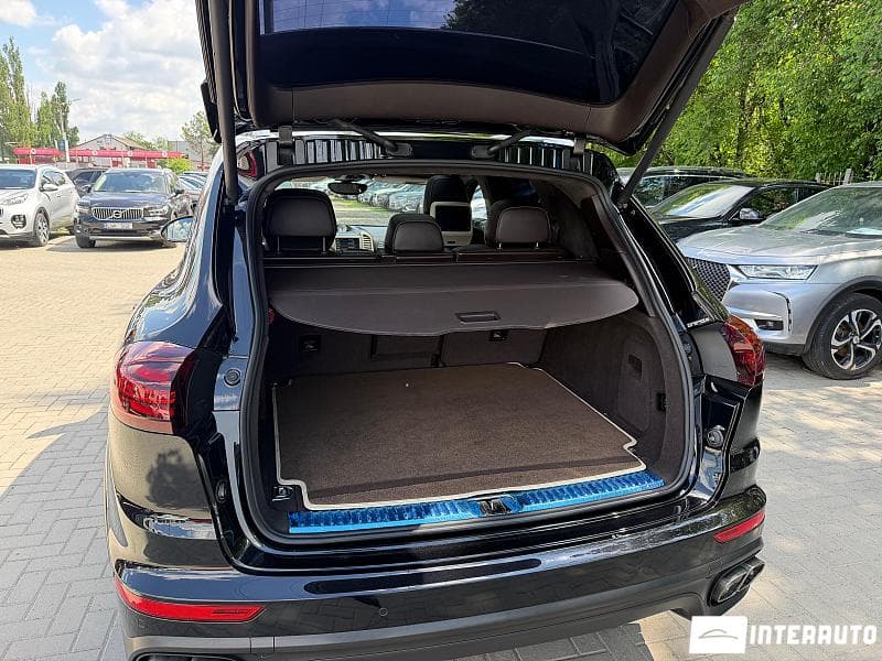 Porsche Cayenne Turbo 2015 — Миниатюра 23