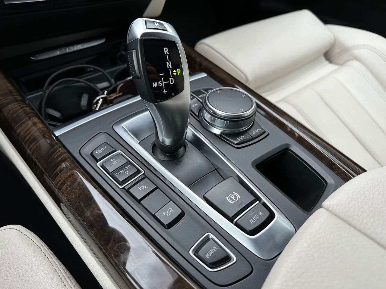 BMW X5 4.0e 2017 — Миниатюра 11