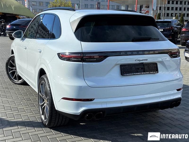 Porsche Cayenne 2023 — Миниатюра 3