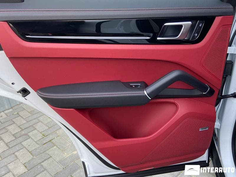 Porsche Cayenne 2023 — Миниатюра 19