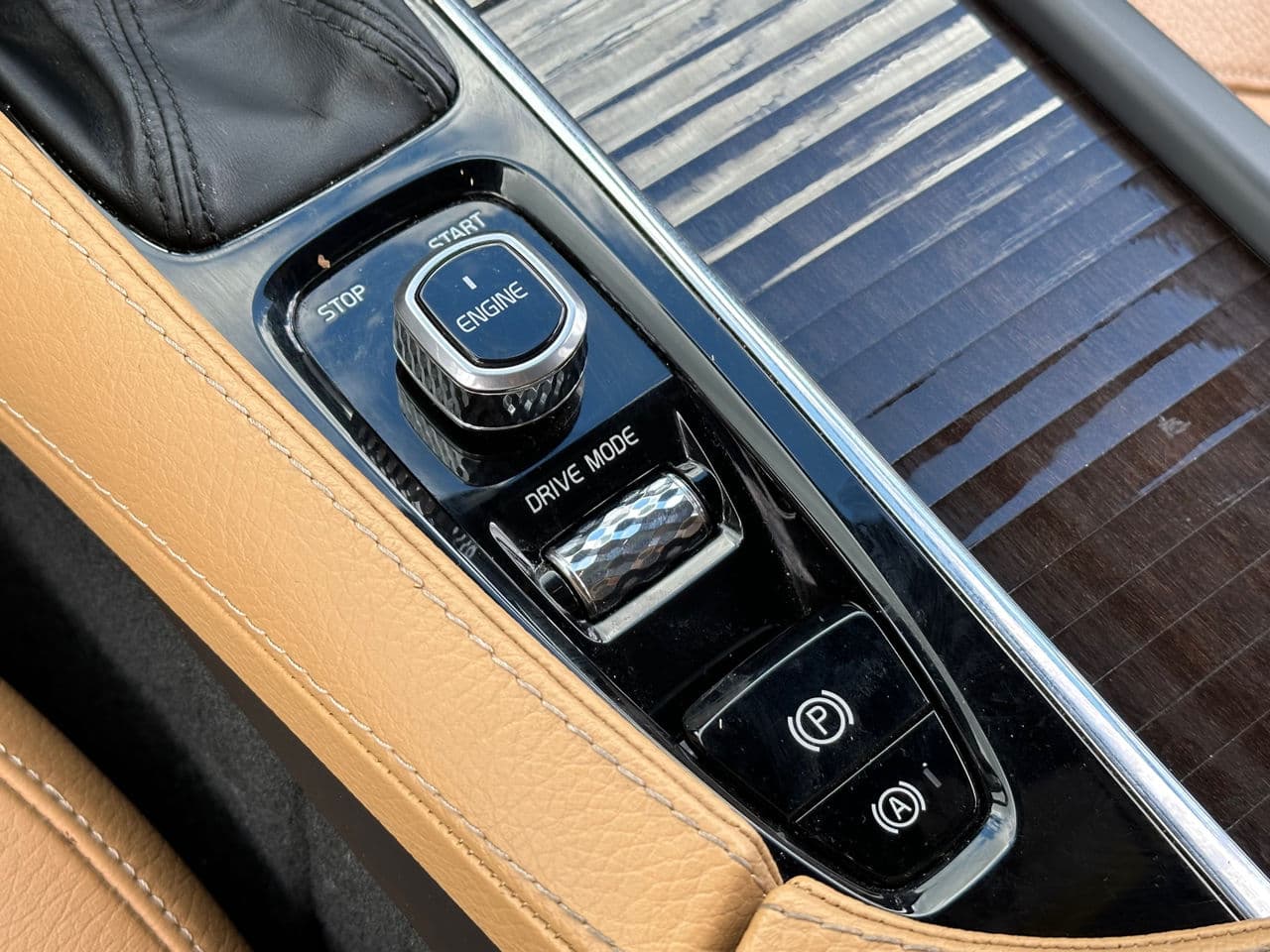 Volvo XC 90 2016 — Миниатюра 15