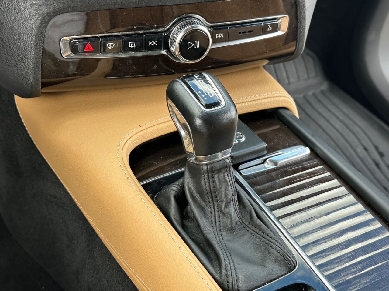 Volvo XC 90 2016 — Миниатюра 14