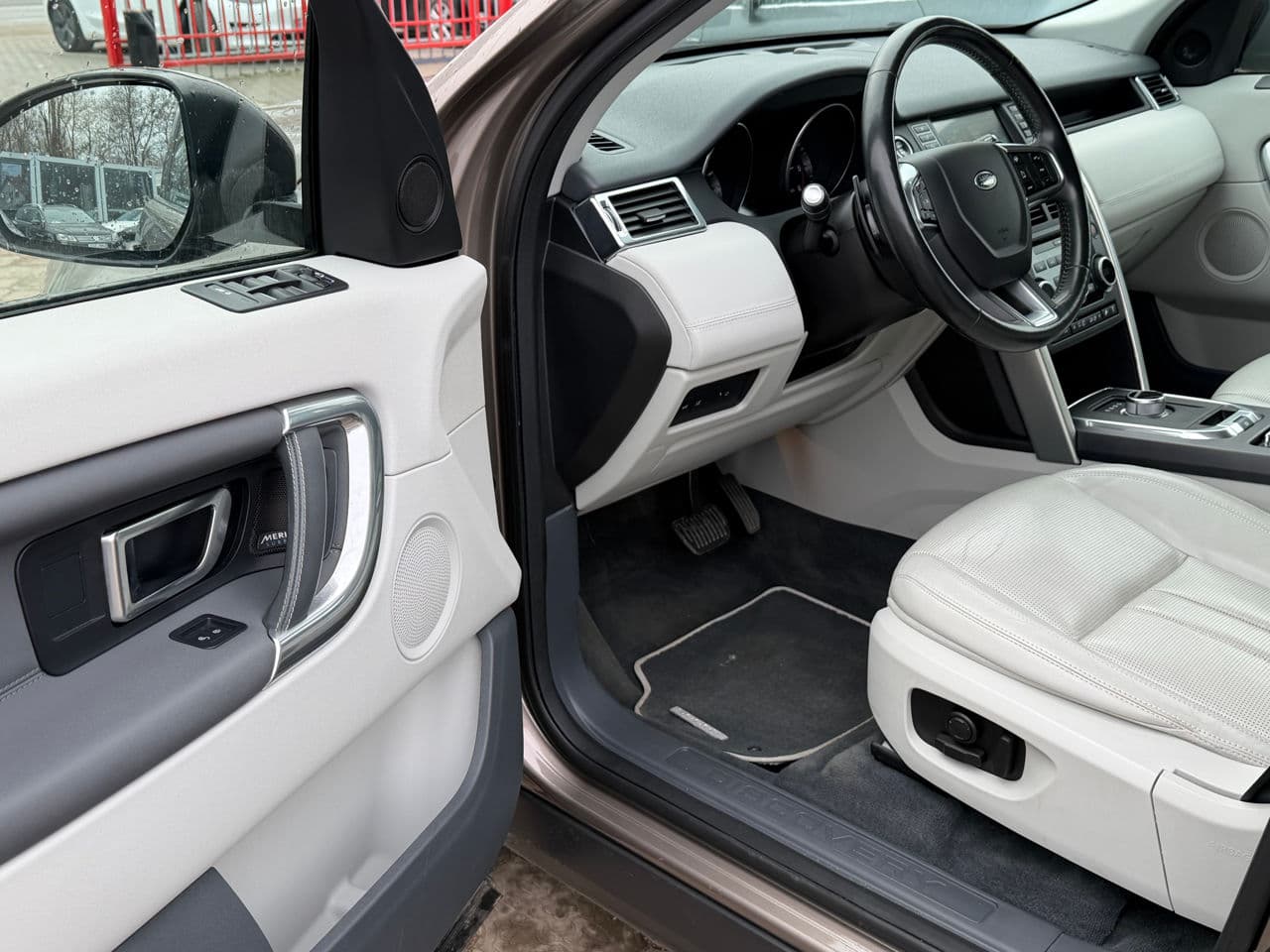 Land Rover Discovery Sport 2016 — Миниатюра 6