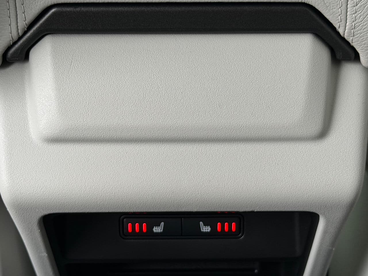 Land Rover Discovery Sport 2016 — Миниатюра 17
