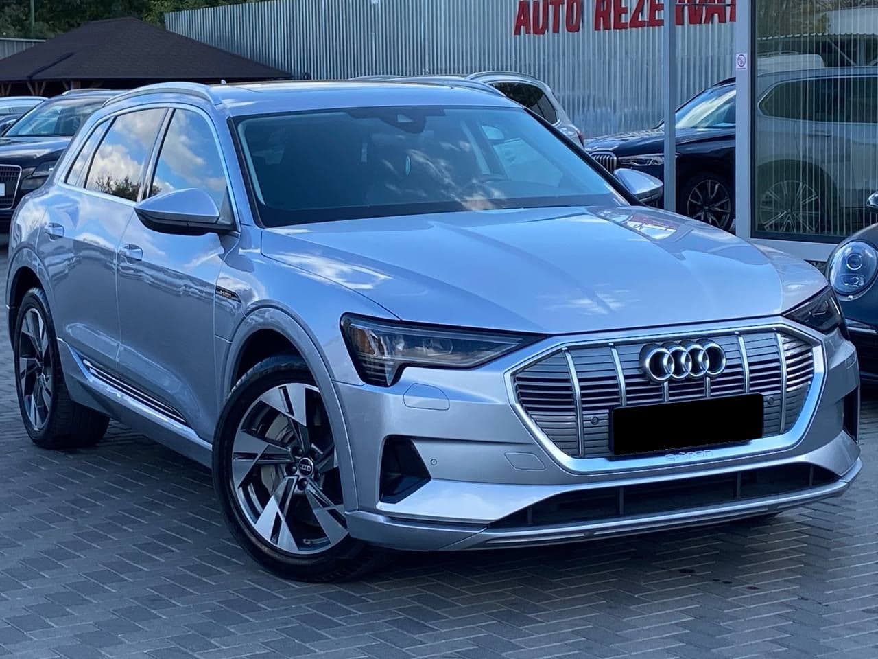 Audi E-tron 2022 — Миниатюра 3