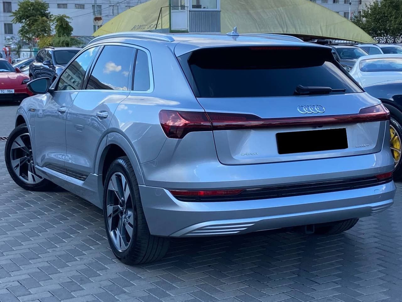 Audi E-tron 2022 — Миниатюра 2