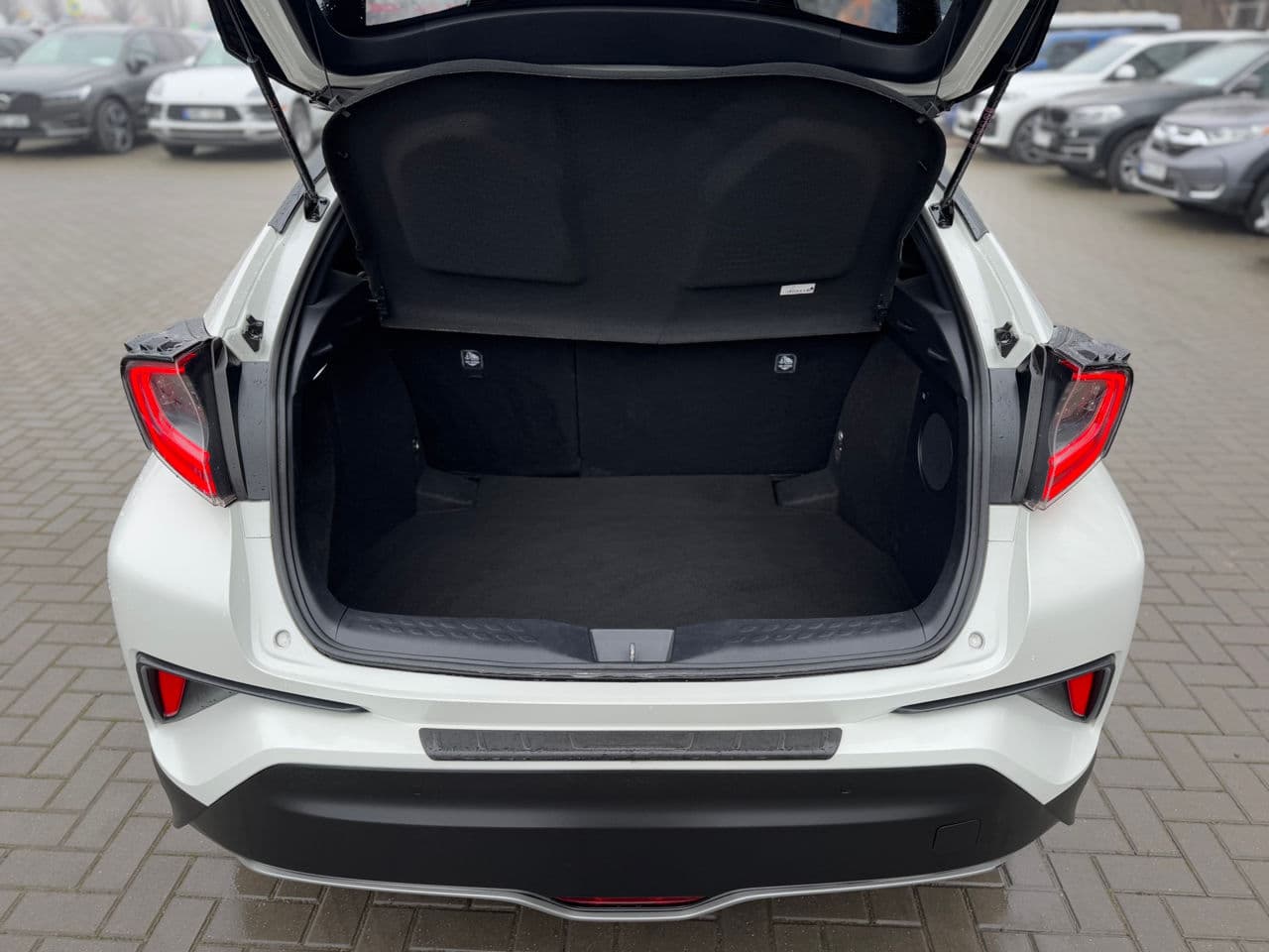 Toyota C-HR 2018 — Миниатюра 5